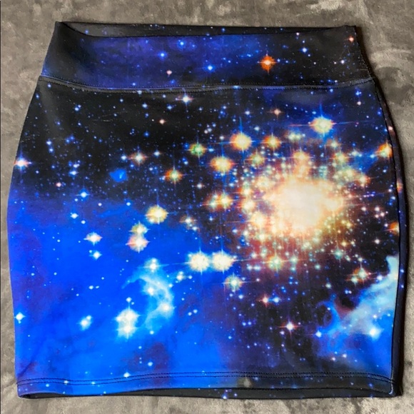 Hot Topic Dresses & Skirts - Galaxy print skirt